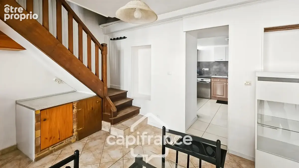 Charmante maison de ville fonctionnelle sur trois niveaux- terrasse au calme- Idéal famille ou investissement- - photo 3