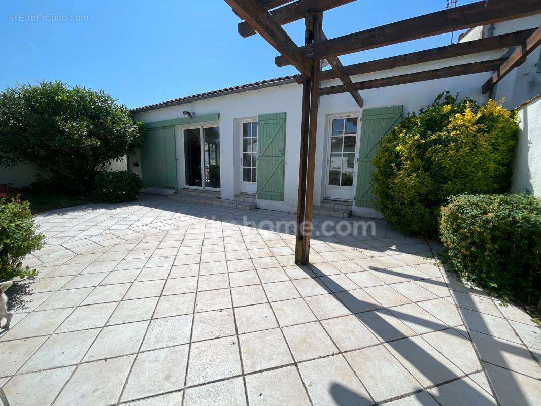 Maison de plain-pied – 83 m² avec dépendance – Terrasse & Jardin – Le Bois-Plage-en-Ré - photo 26