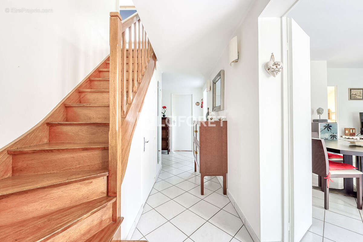 Appartement à EMERAINVILLE