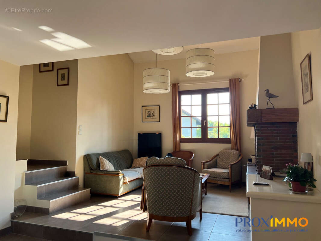 Maison 155 m² à Moirans  - photo 8