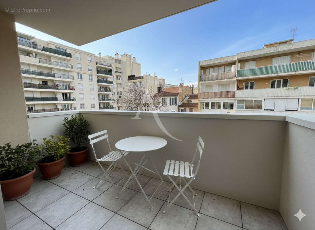 Appartement à MARSEILLE-4E