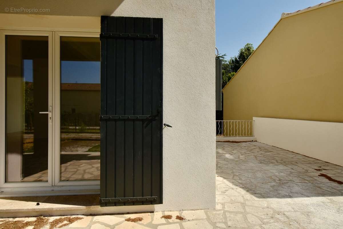 Maison à vendre 5 pièces FONTVIEILLE (13) - photo 6