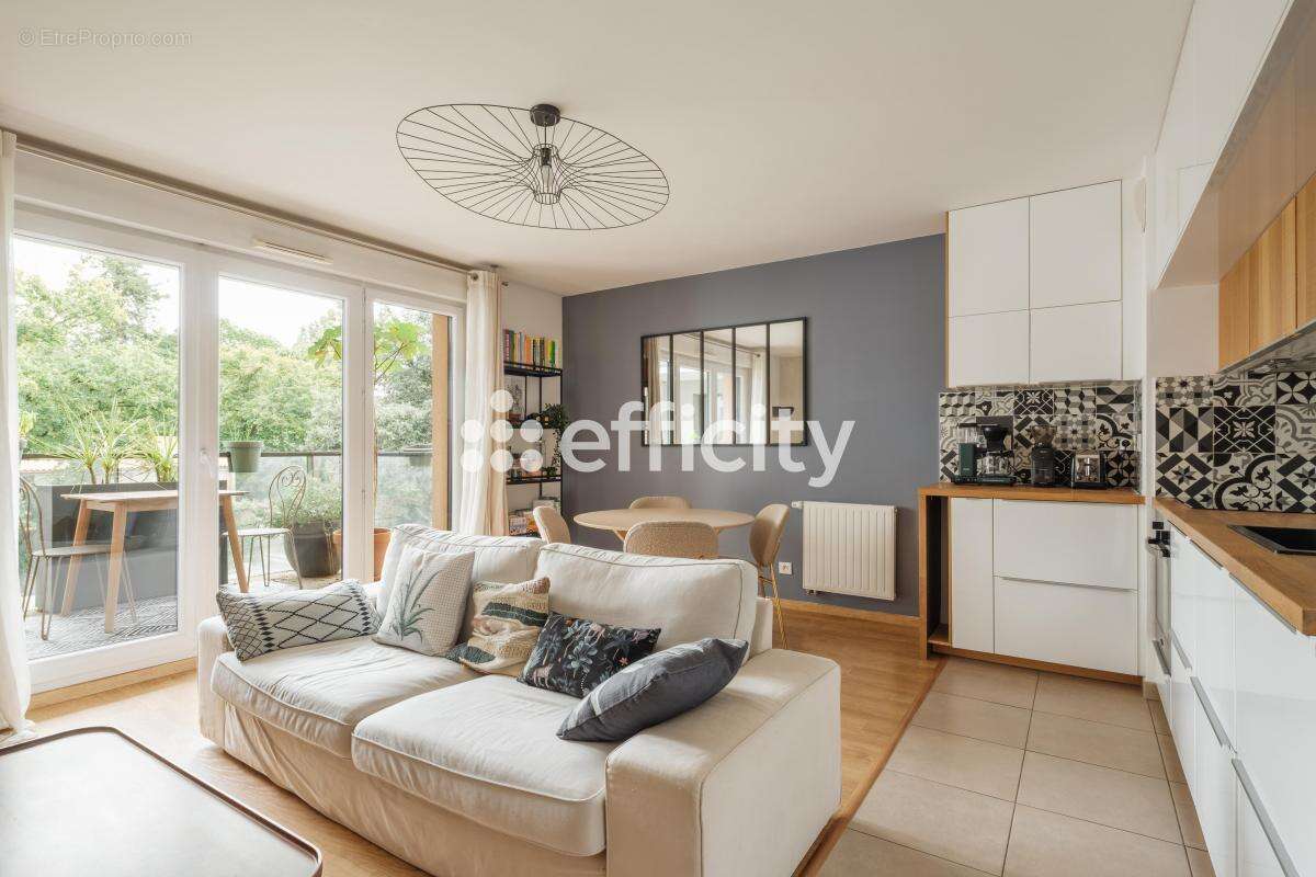 Appartement à SAINT-SEBASTIEN-SUR-LOIRE