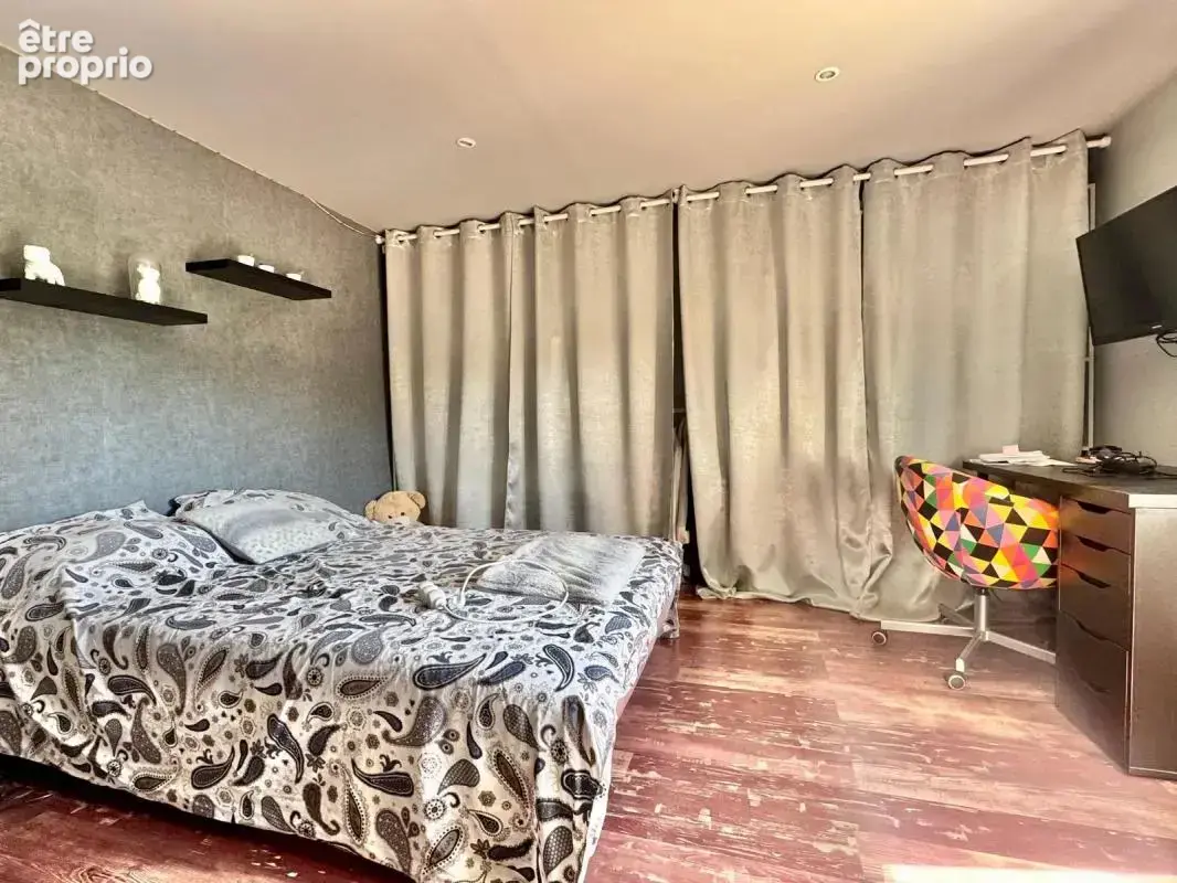 Ensemble immobilier de caractère à Malaucène : grande habitation de charme, hangar et dépendances professionnelles - photo 22