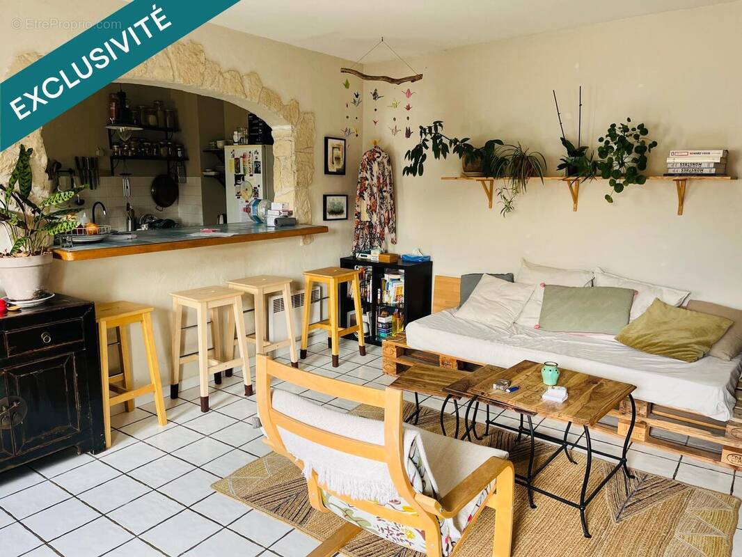 Photo 1 - Appartement à VILLENEUVE-LES-AVIGNON