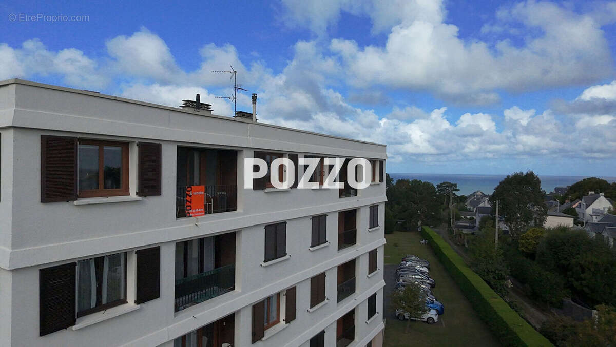 Appartement à DONVILLE-LES-BAINS