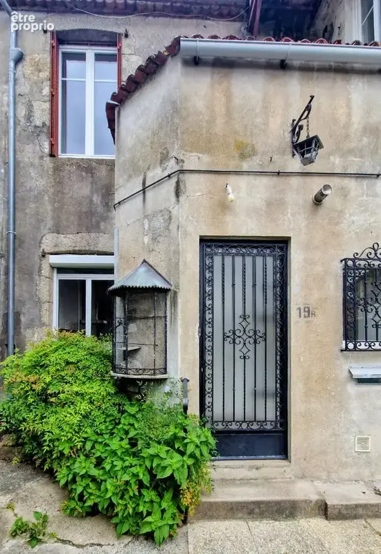 Immeuble avec 3 appartements Clisson centre - photo 1
