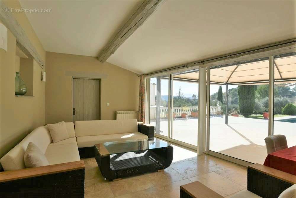 Maison à MONTAUROUX