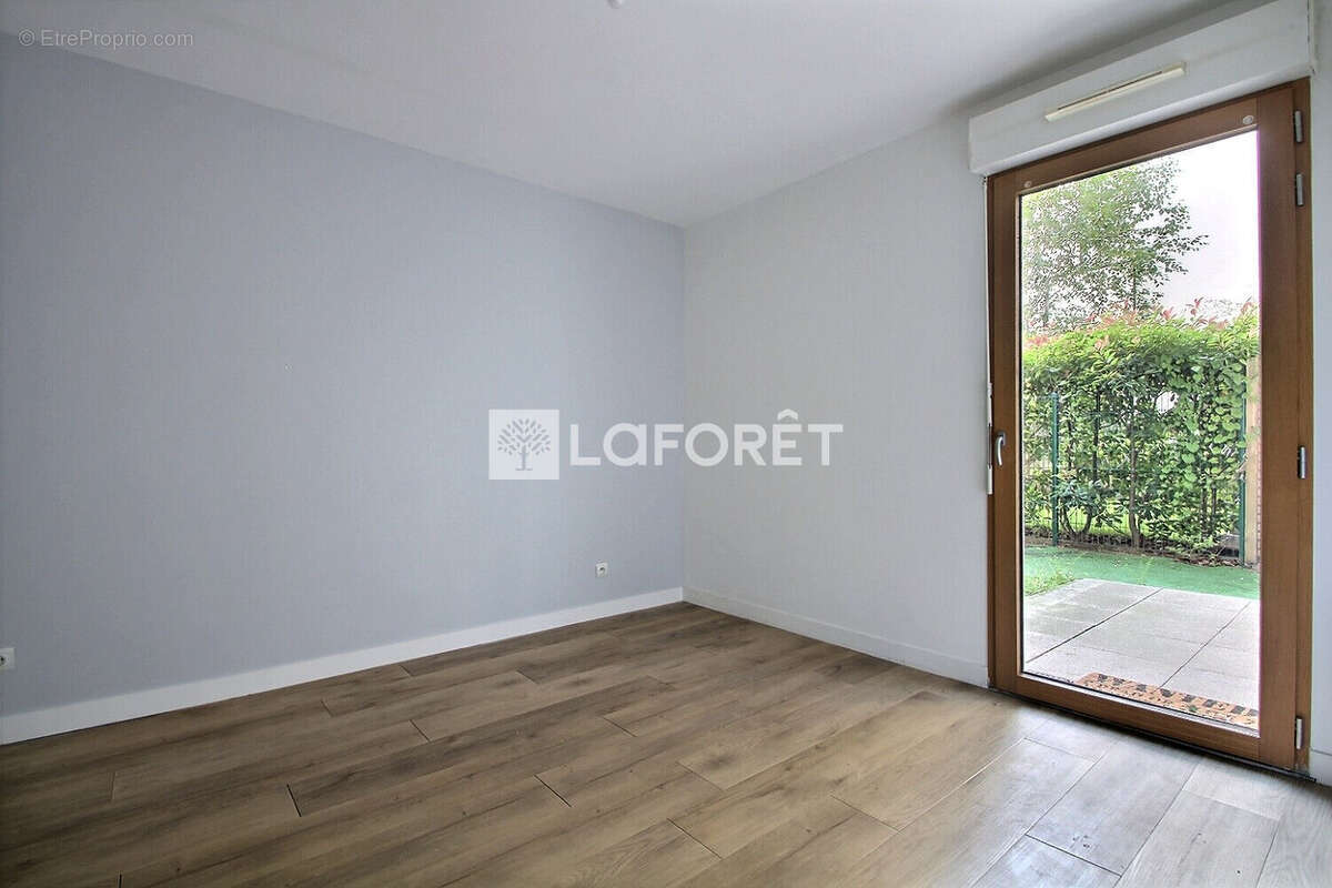 Appartement à vendre à Suresnes 2 pièces avec jardin privatif, terrasse et parking Résidence récente - photo 6