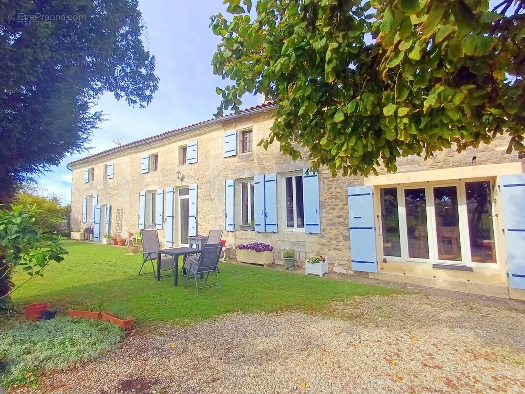 Maison à SAINT-CIERS-DU-TAILLON