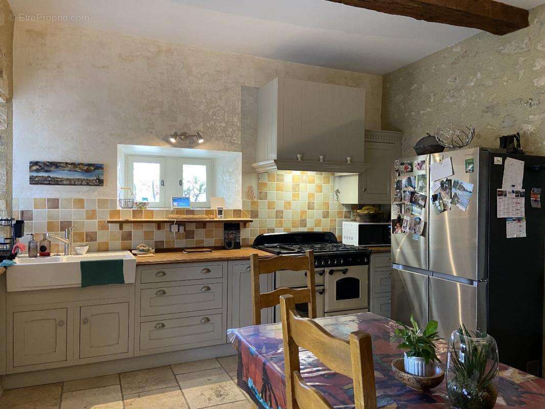 Propriété en pierre avec gîtes, piscine et vue - photo 9