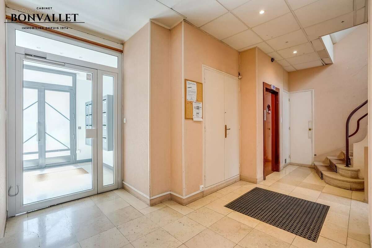 Appartement à PARIS-15E