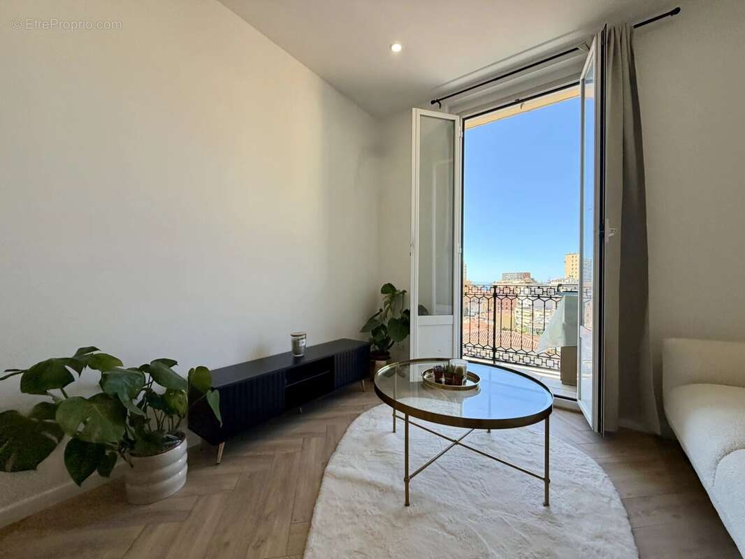 Appartement à BEAUSOLEIL