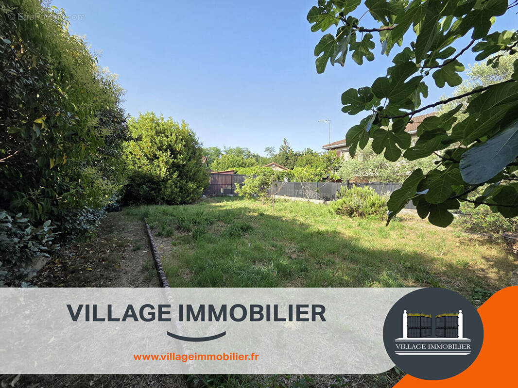 Terrain à SAINT-PRIEST