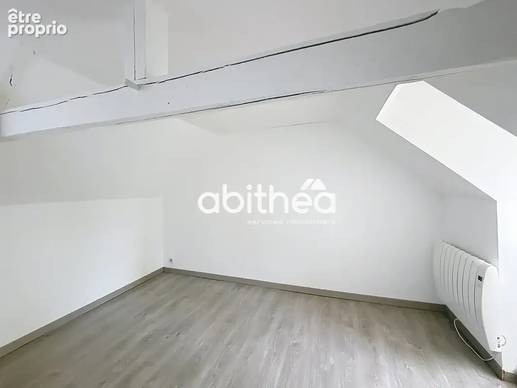 Propriété sur 6,5 ha, avec étang, prairies et bois. - photo 6