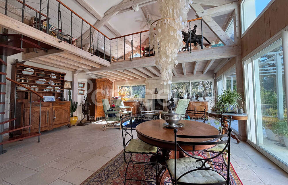 Maison contemporaine avec piscine et appartement indépendant - photo 2