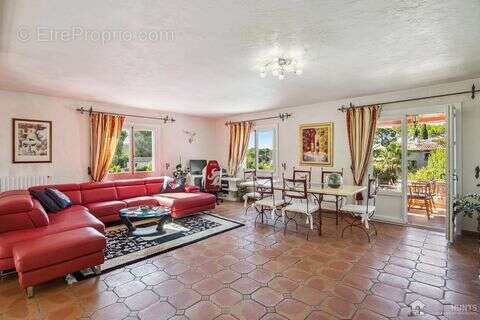 Maison 348 m² à Antibes  - photo 2