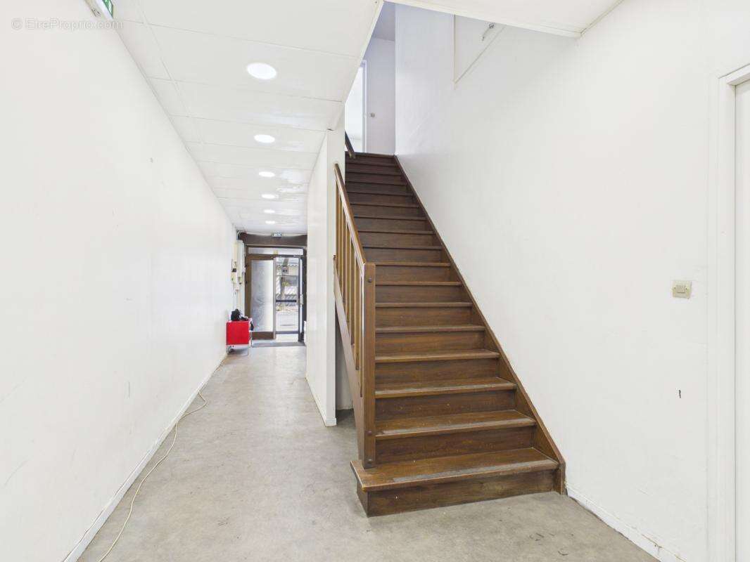 Commerce 220 m² à Valenciennes  - photo 8