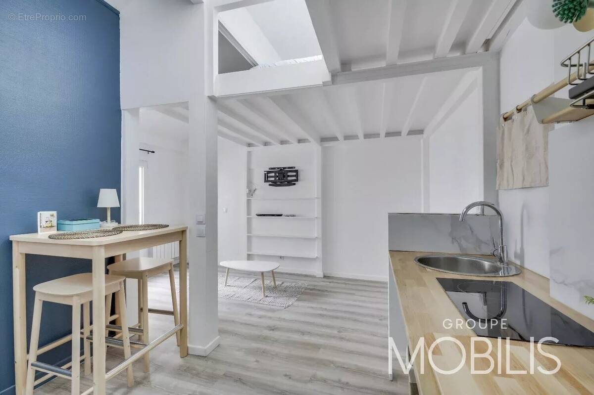 Appartement à PARIS-16E