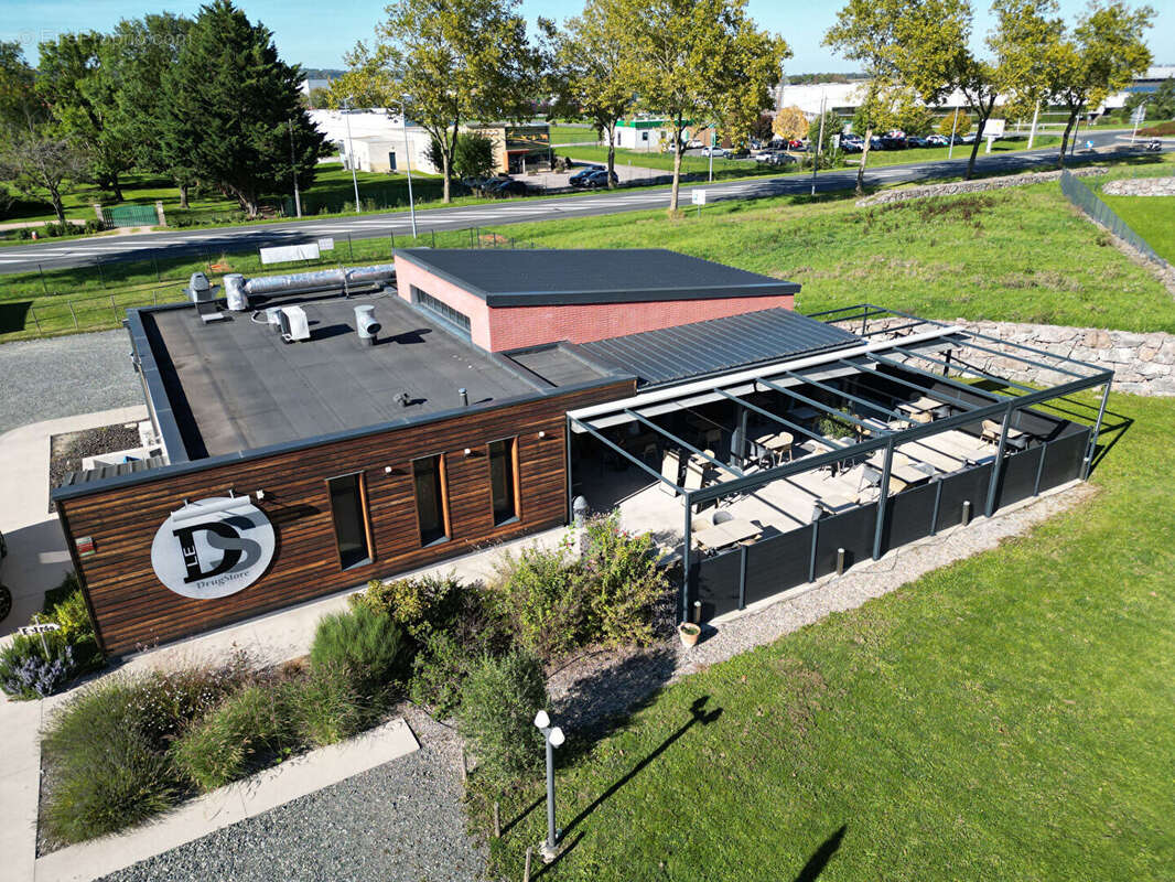 Commerce à SAINT-POURCAIN-SUR-SIOULE