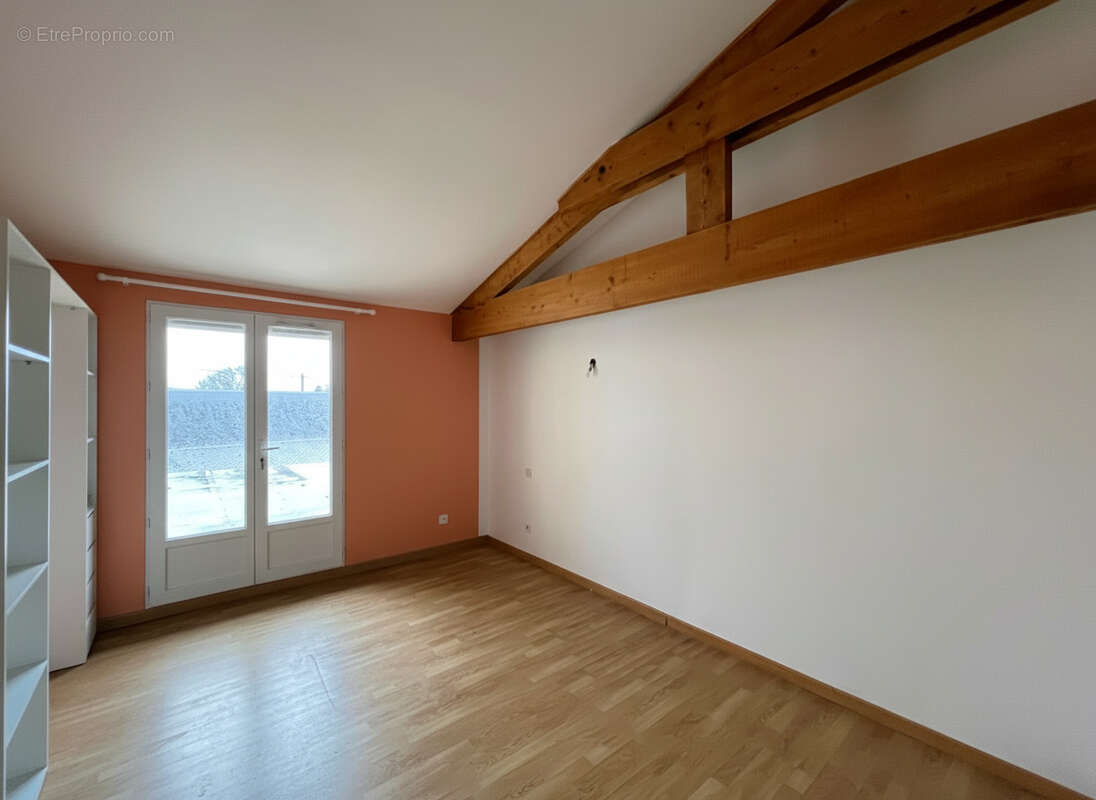 Maison à CHAMPROND-EN-GATINE