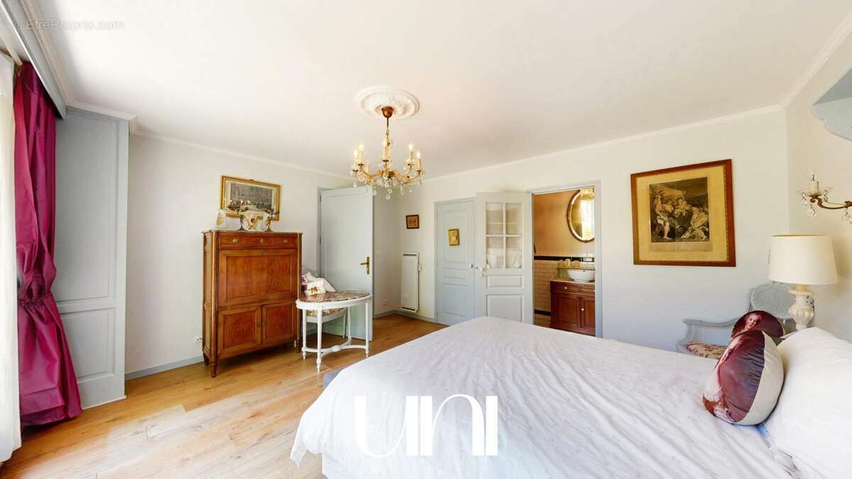 Maison 12 pièces de 365m2 sur terrain de 390m2 - THUE ET MUE - photo 20
