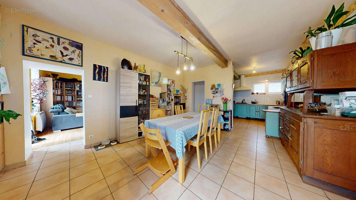 Maison à BEVENAIS