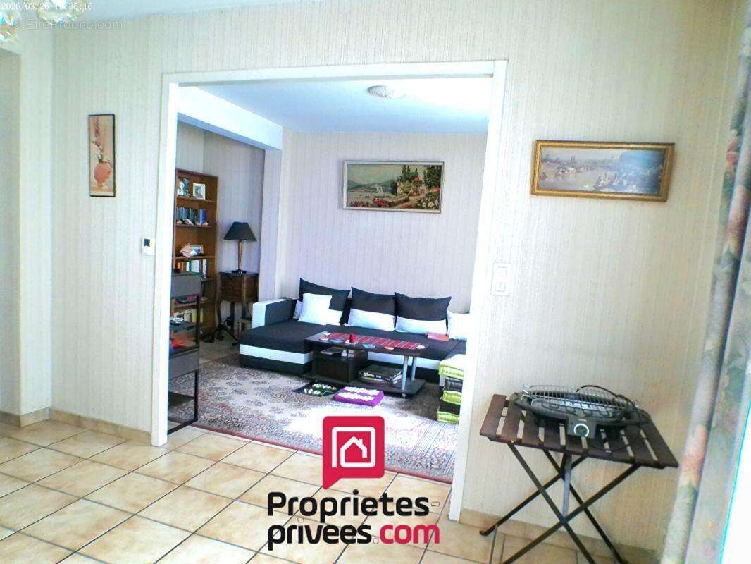 Appartement à LE CHAMBON-FEUGEROLLES