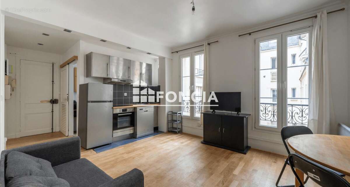 Appartement 34 m² à Paris-18e  - photo 2