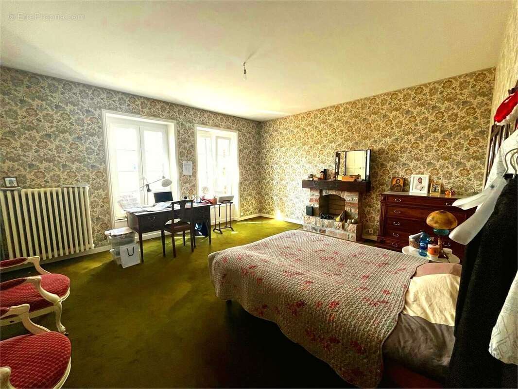 Maison à RUYNES-EN-MARGERIDE