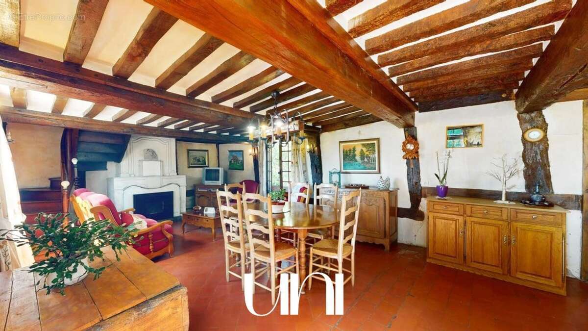 Maison à SAINT-PIERRE-SUR-DIVES