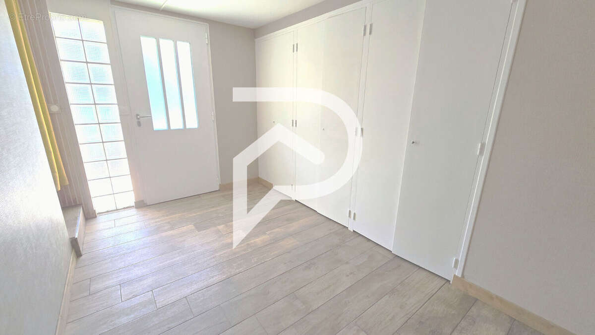 Sainte-Cécile, maison 106 m², terrain, garage, 3 chambres - photo 7