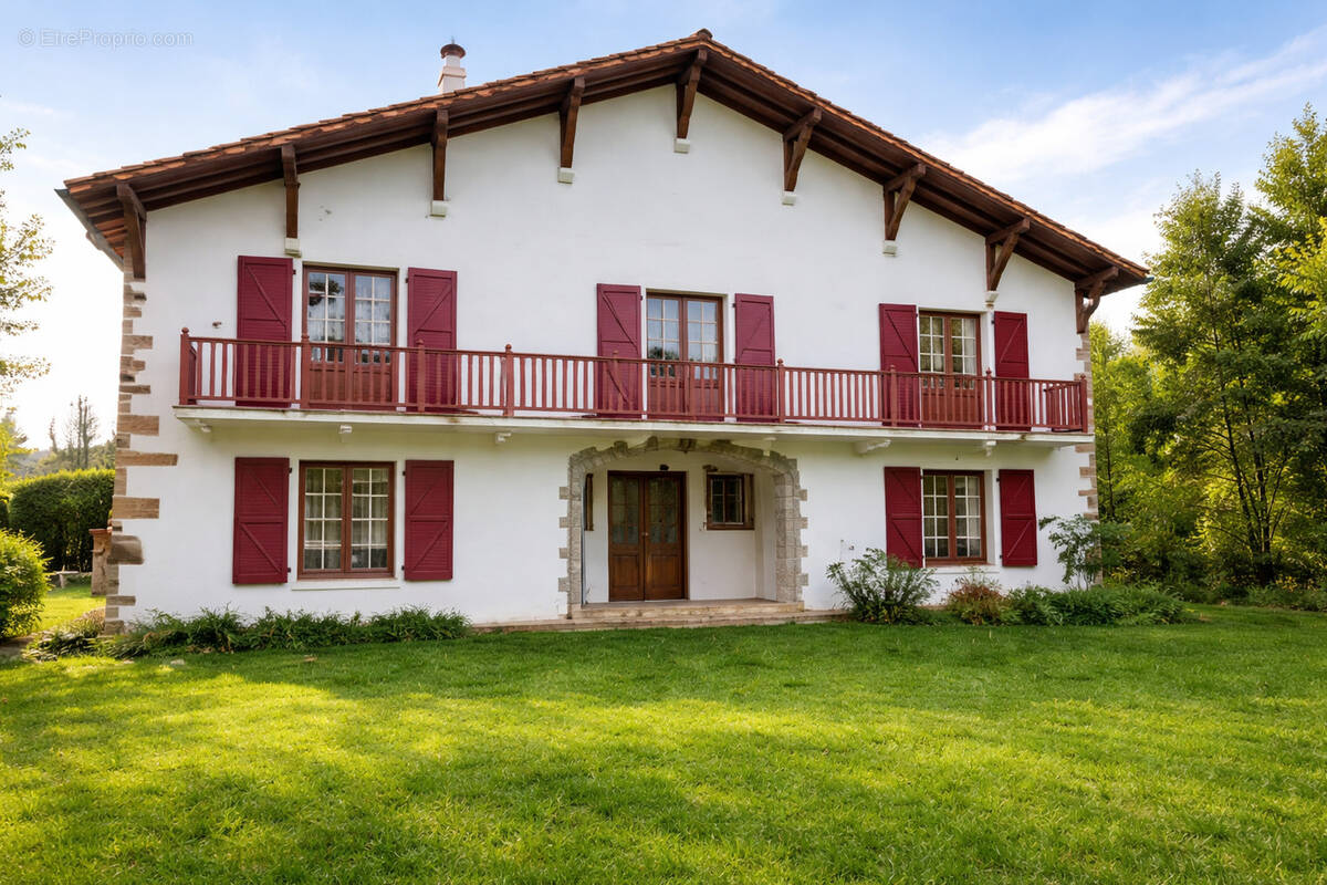 Maison à SAINT-PALAIS