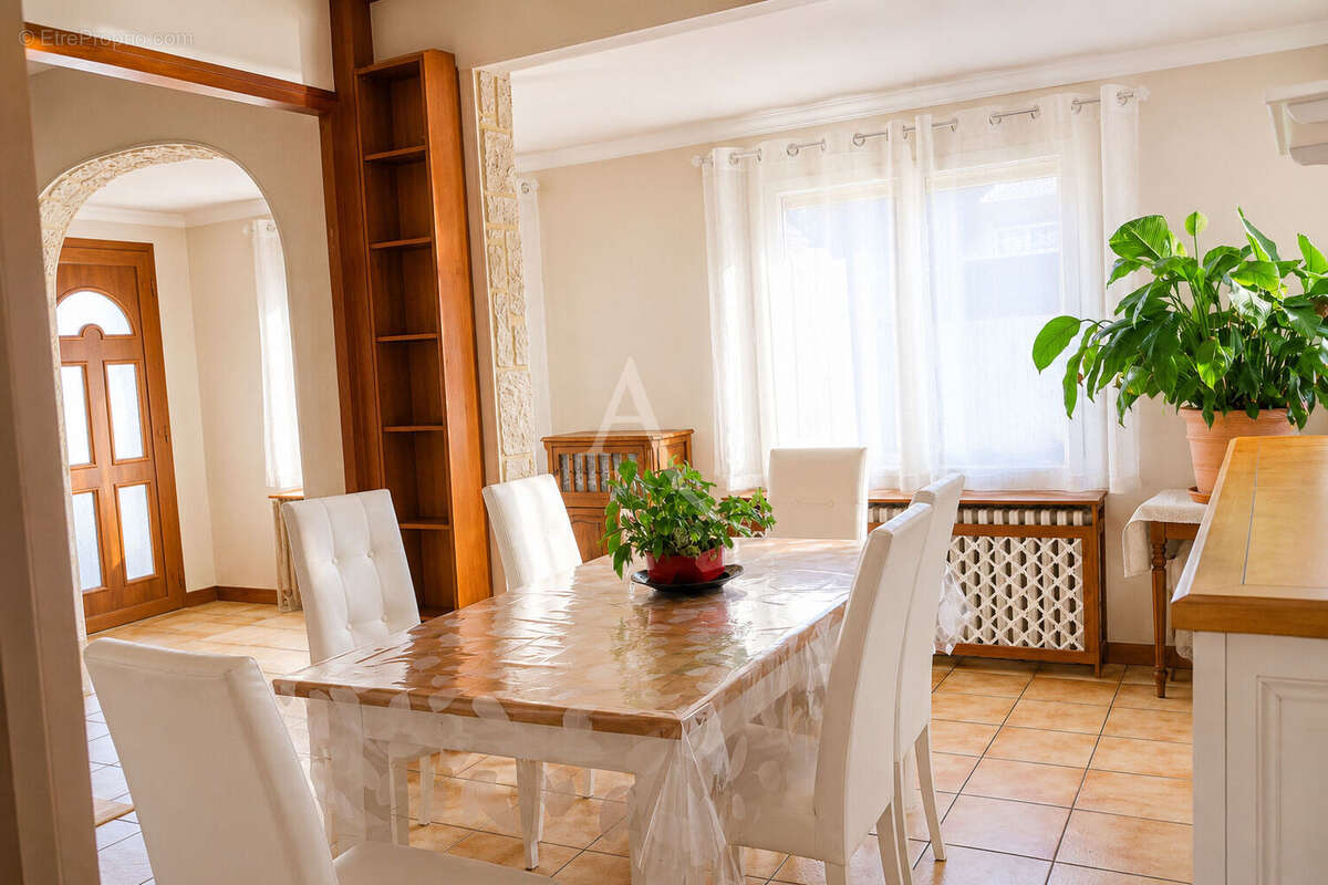 Maison Gagny 5 pièce(s) 97 m2 - photo 3