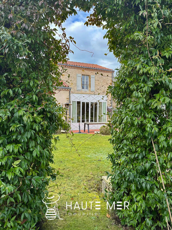 Maison à TALMONT-SAINT-HILAIRE