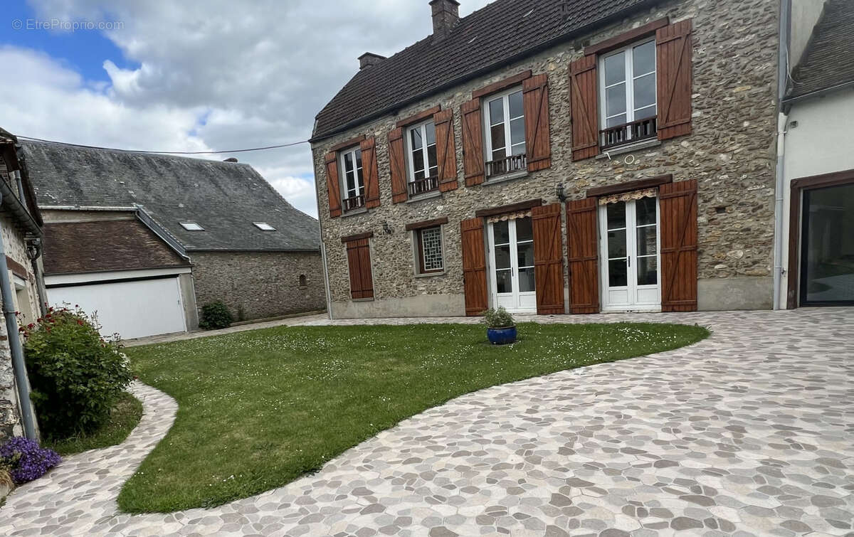 Maison à ORPHIN