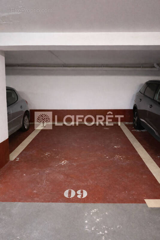 Parking à PARIS-15E