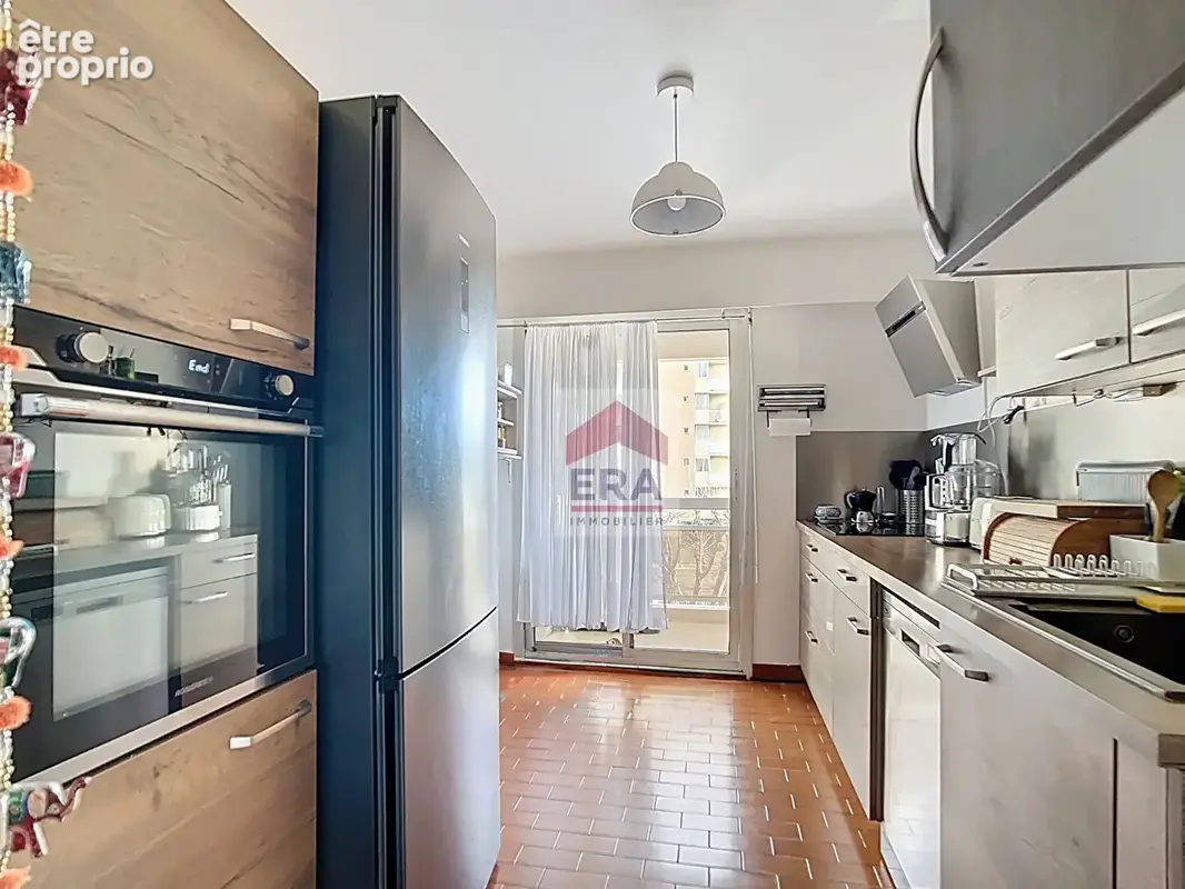 En exclusivité à vendre appartement 4 pièces  Marseille 9e/10e - St Tronc balcons et parking privatif en sous-sol. - photo 4