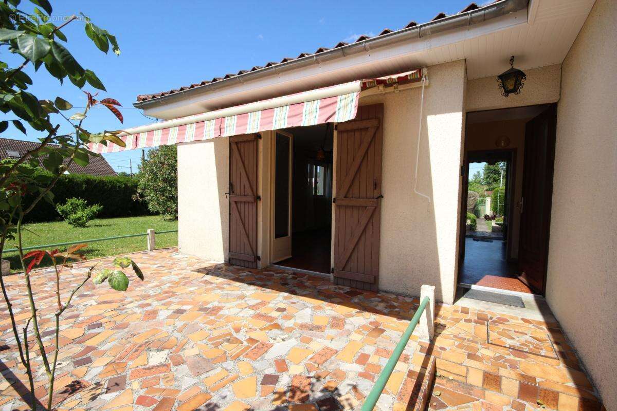 Maison à POEY-DE-LESCAR