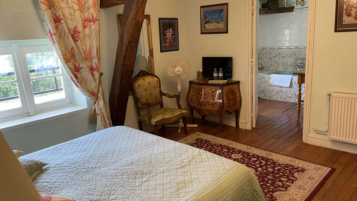 Maison à TOURNON-SAINT-PIERRE