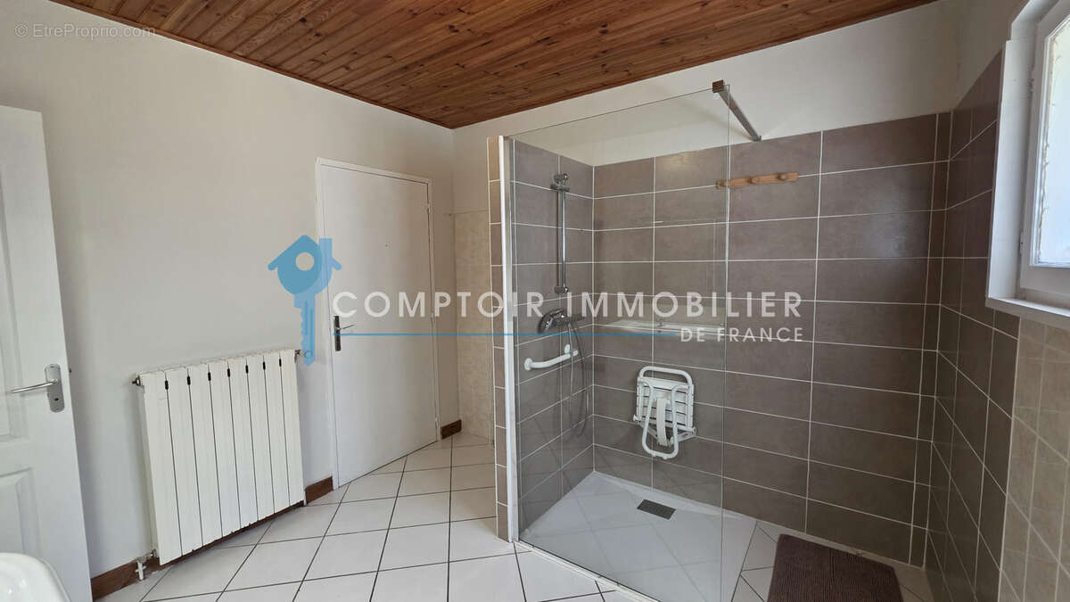 Maison à COUCOURON