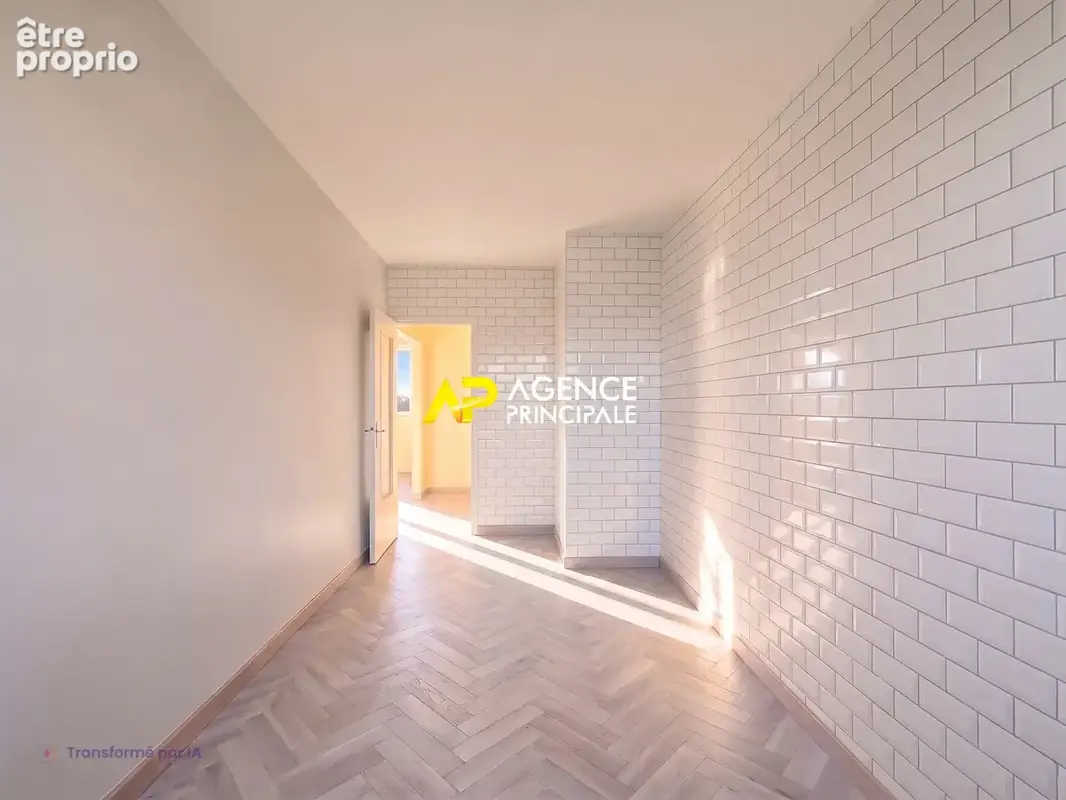 Appartement 4 pièces avec balcon, caves et parking à 12 minutes de la gare du centre ville - photo 4