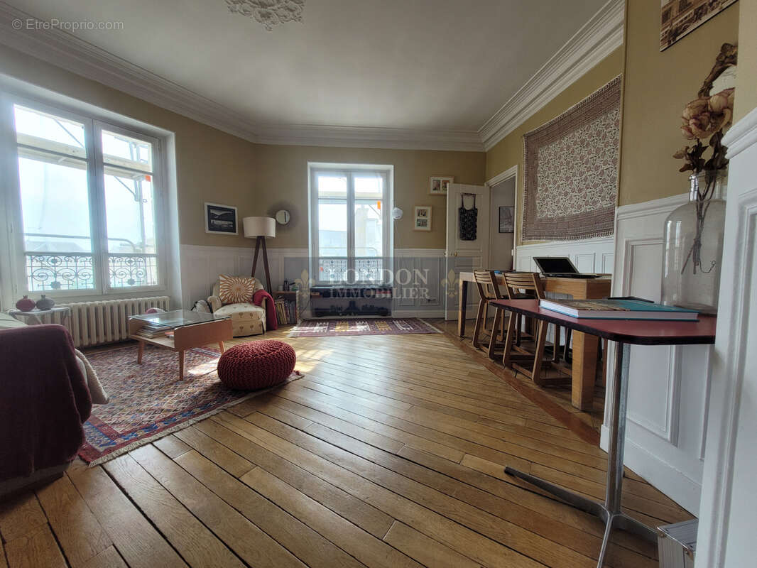 Appartement à VERSAILLES