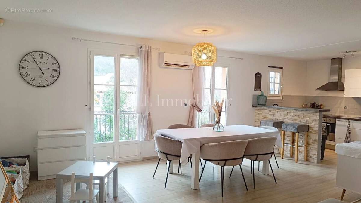 Appartement à LA MOLE