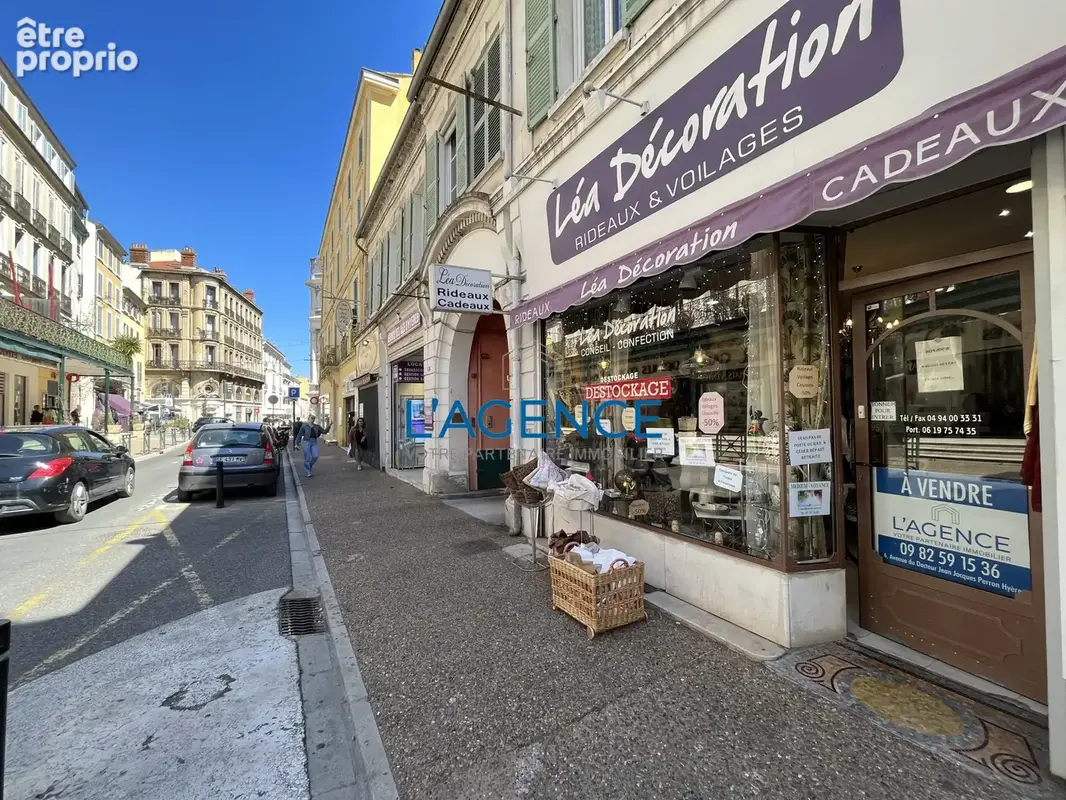 Droit au bail pour un local de 65m2 avec parking - photo 3
