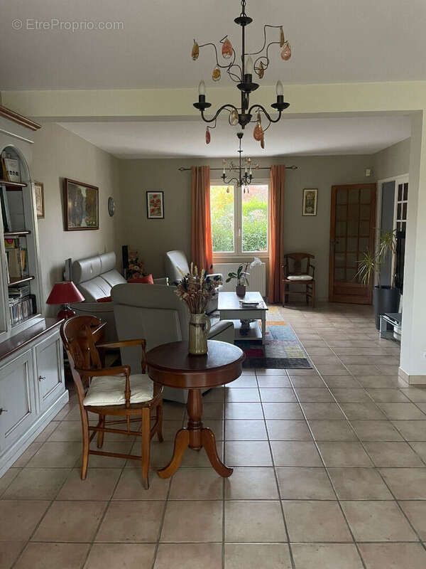 Maison 204 m² à Checy  - photo 10