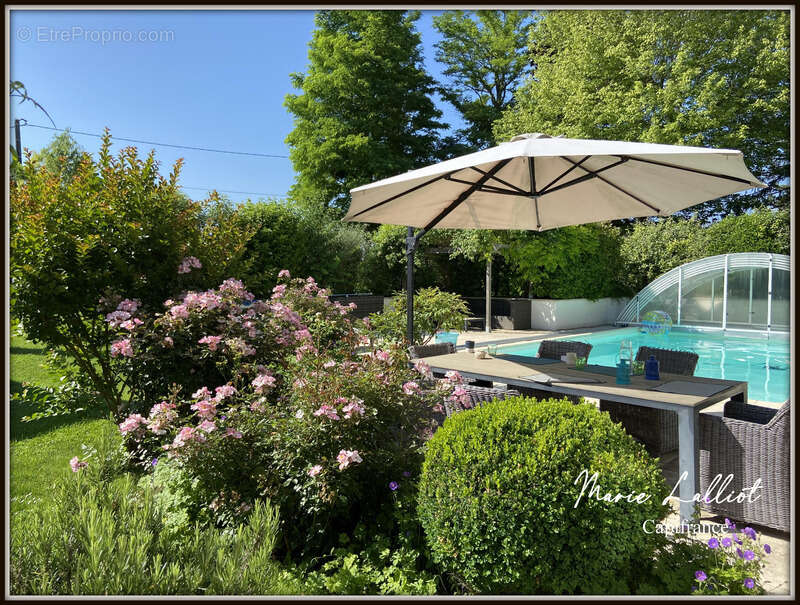 Propriété Pierres apparentes, 242m², 5 chambres, Dortoir enfant et mezzanine, Loiret, Piscine, Jacuzzi, Terrain de tennis, Garag - photo 5