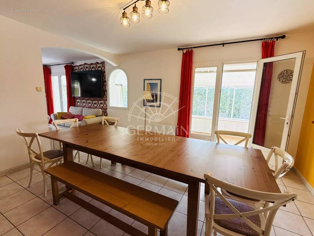 Maison à PERNES-LES-FONTAINES