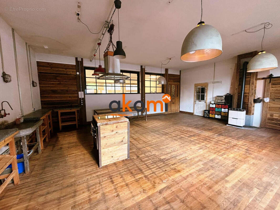 Commerce à LA BRESSE