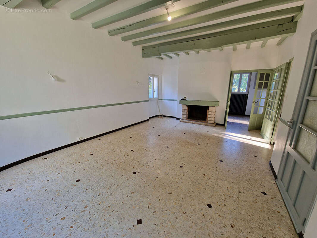 Maison à NEONS-SUR-CREUSE